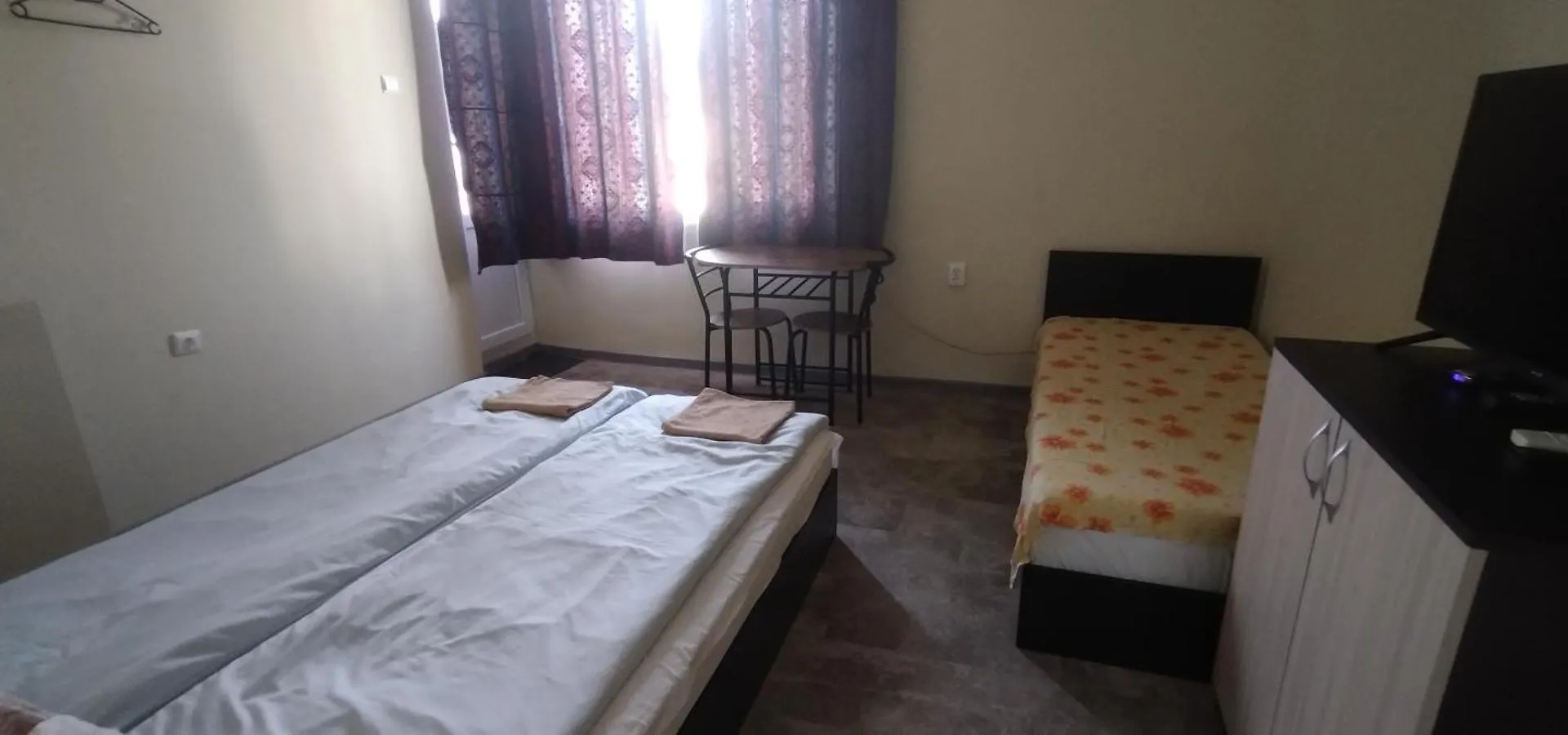 East Gate Guest Rooms Plowdiw 0*,